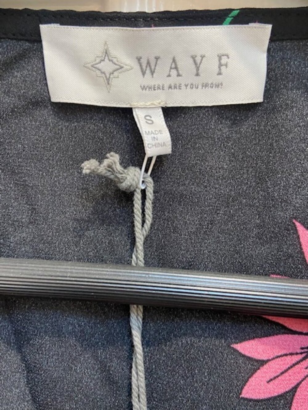 WAYF V-Neck Ruffle Top - Picture 3 of 5